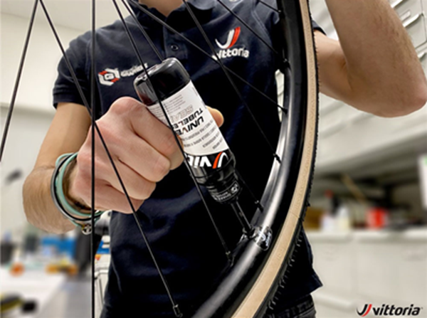 vittoria ヴィットリア [UNIVERSAL TUBELESS TIRE SEALANT